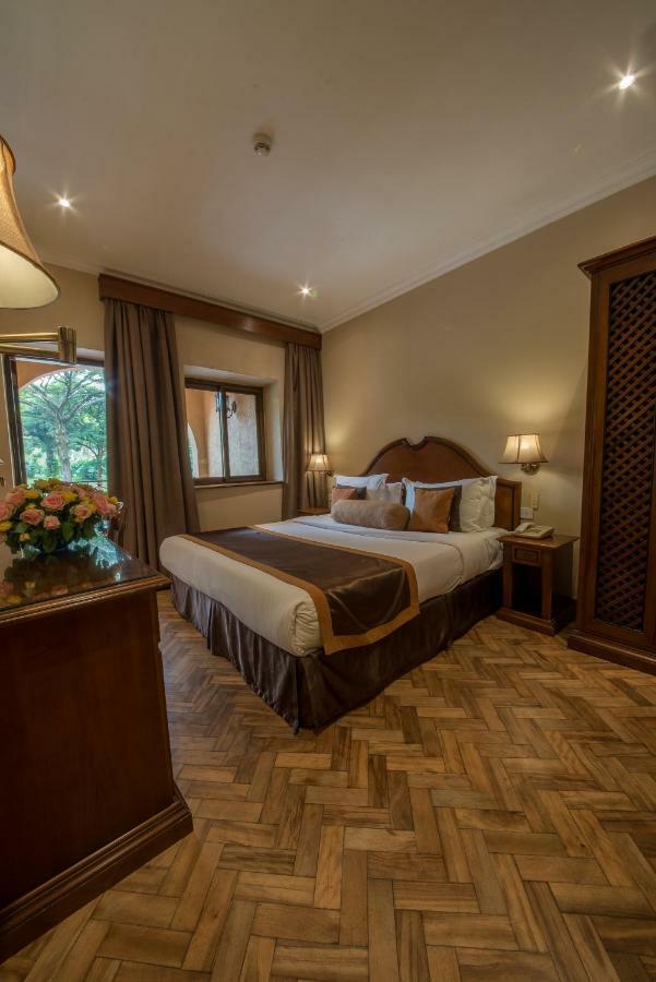 Speke Hotel 1996 Ltd Kampala Luaran gambar
